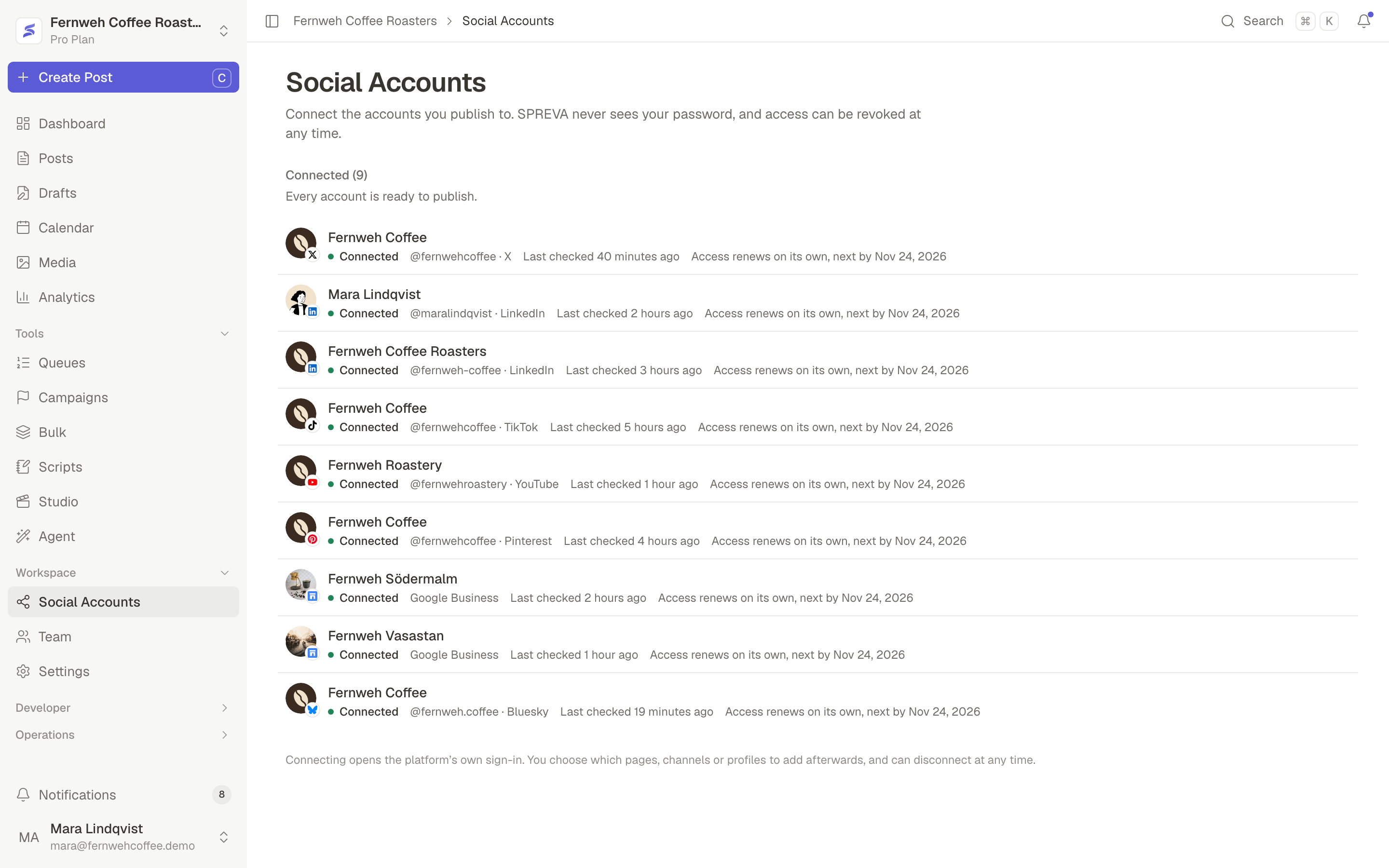 Connected social accounts, each with its connection health and the network it belongs to.
